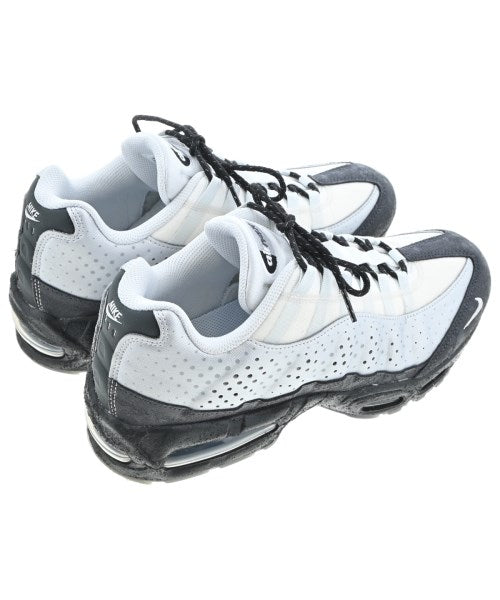 NIKE รองเท้าผ้าใบ