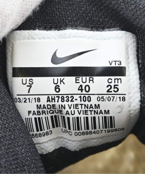 NIKE รองเท้าผ้าใบ
