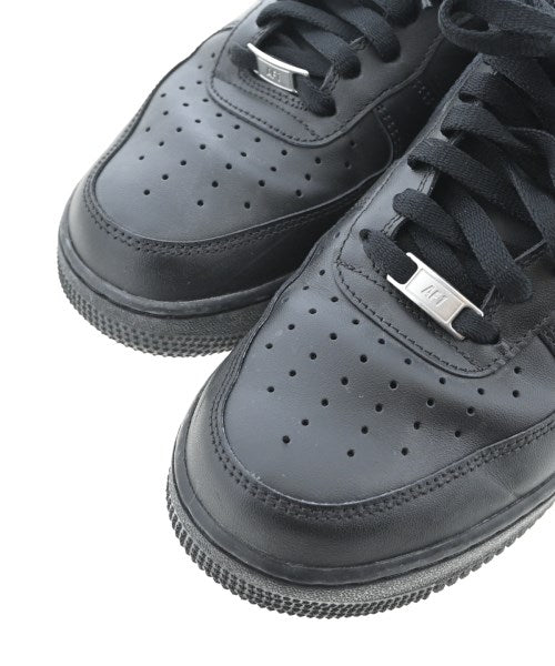 NIKE รองเท้าผ้าใบ