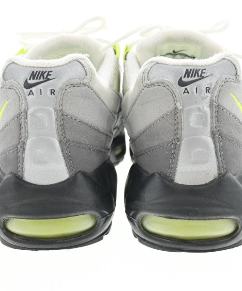 NIKE รองเท้าผ้าใบ