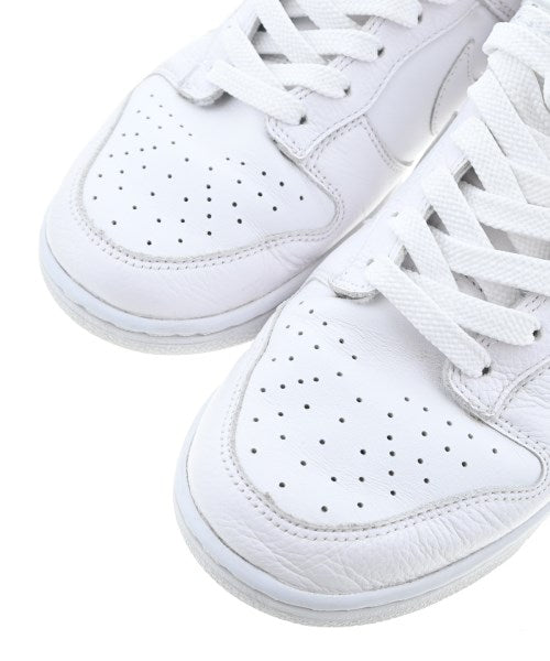 NIKE รองเท้าผ้าใบ