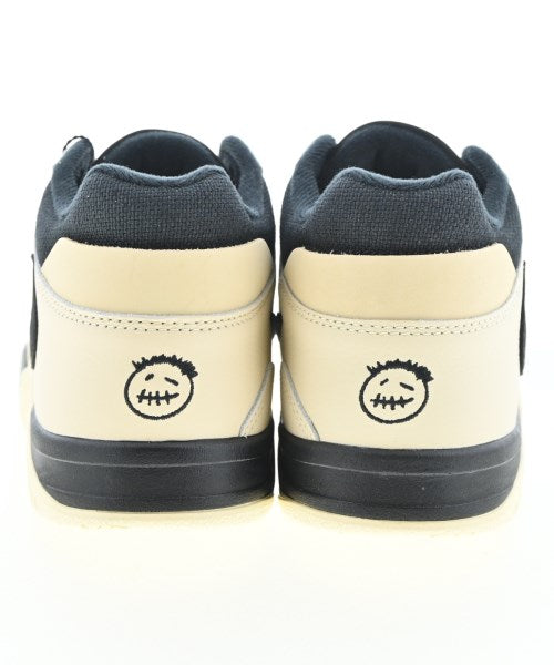 NIKE รองเท้าผ้าใบ