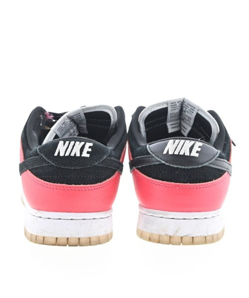 NIKE รองเท้าผ้าใบ