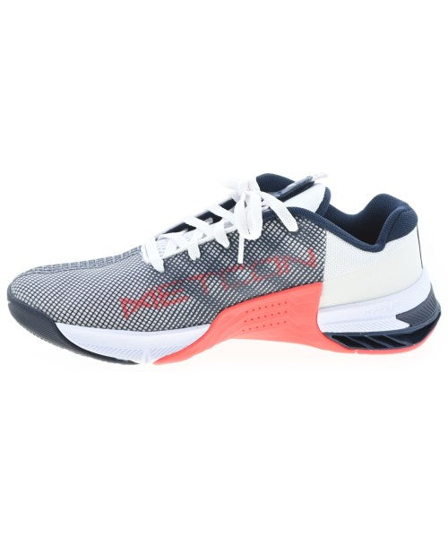 NIKE รองเท้าผ้าใบ