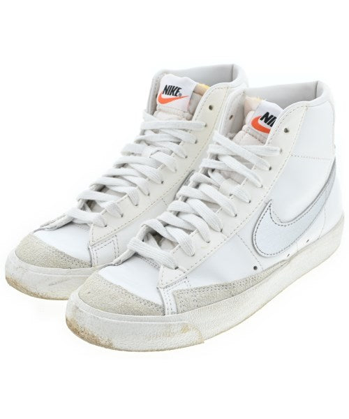 NIKE รองเท้าผ้าใบ