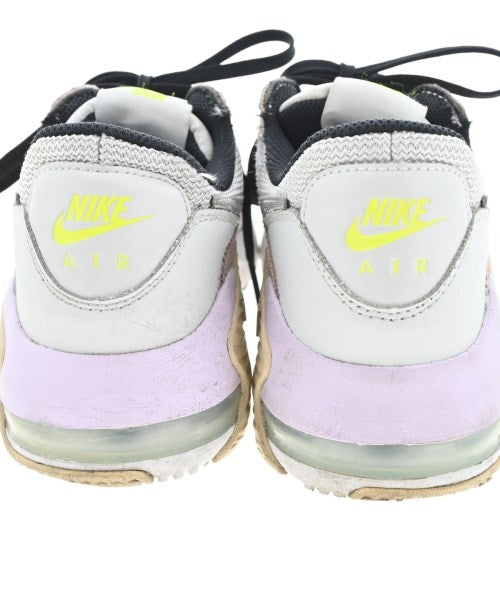 NIKE รองเท้าผ้าใบ