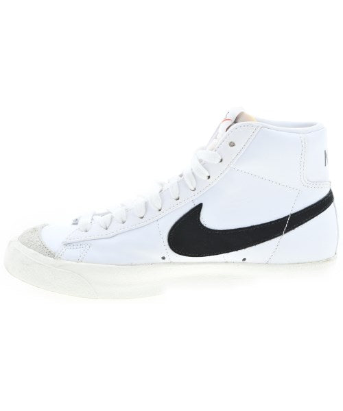NIKE รองเท้าผ้าใบ