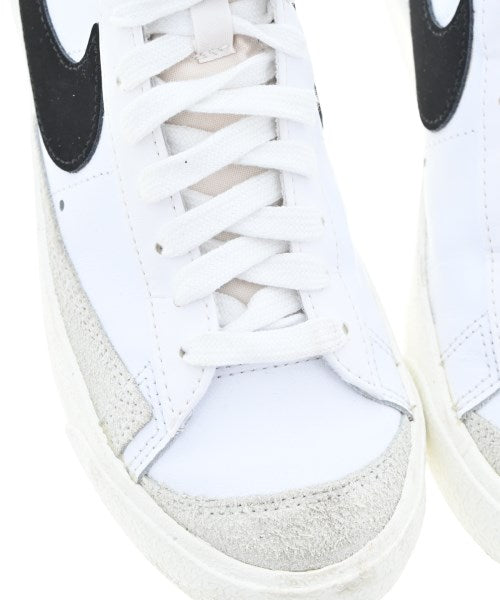 NIKE รองเท้าผ้าใบ
