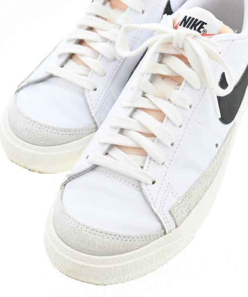 NIKE รองเท้าผ้าใบ