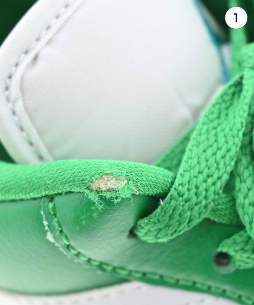 NIKE รองเท้าผ้าใบ