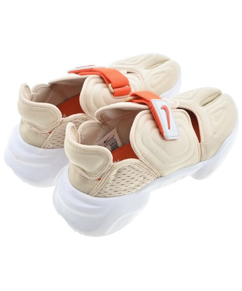 NIKE รองเท้าผ้าใบ
