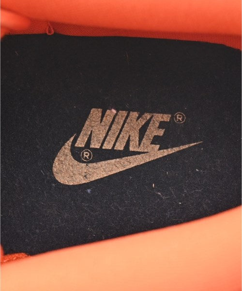 NIKE รองเท้าผ้าใบ