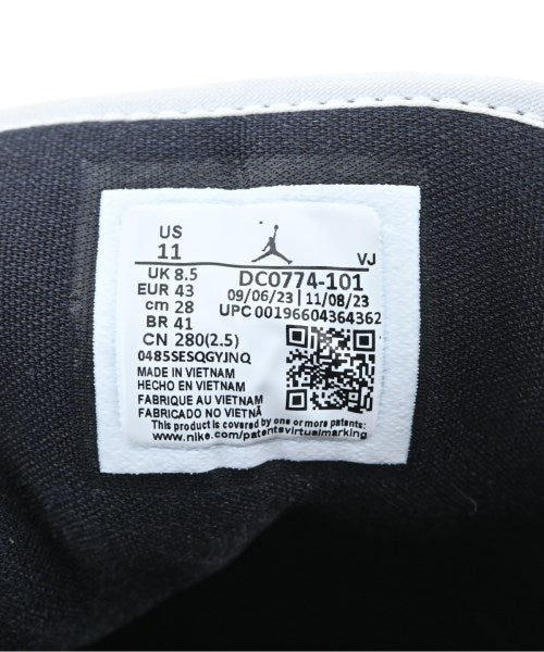 NIKE รองเท้าผ้าใบ