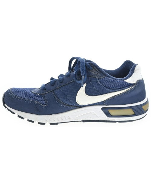 NIKE รองเท้าผ้าใบ