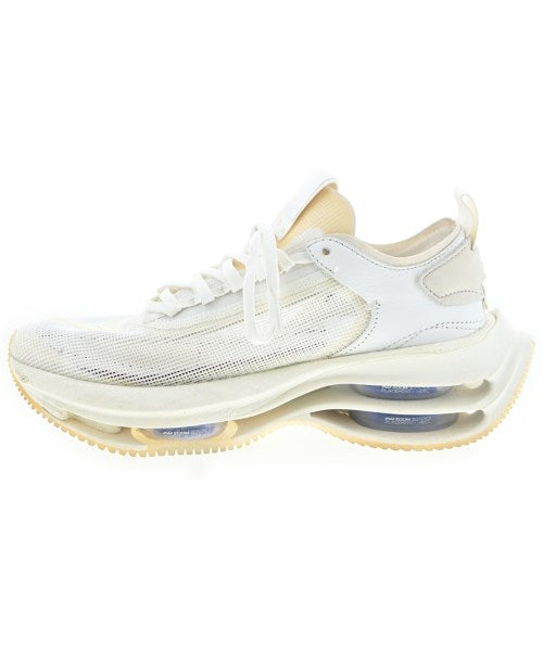 NIKE รองเท้าผ้าใบ