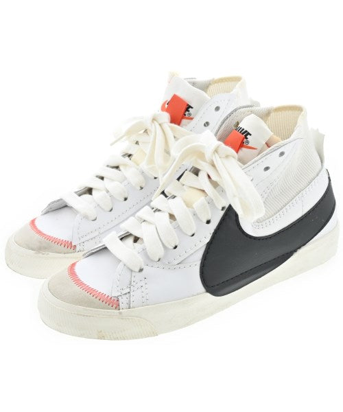 NIKE รองเท้าผ้าใบ