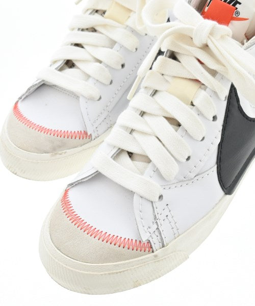 NIKE รองเท้าผ้าใบ