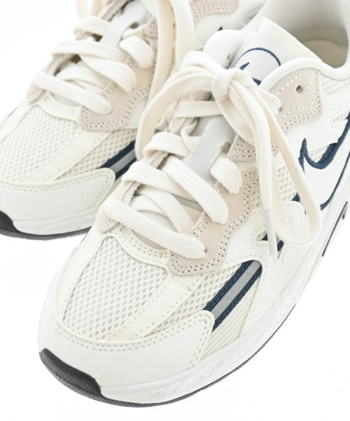 NIKE รองเท้าผ้าใบ