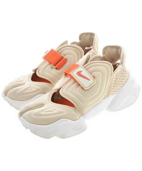 NIKE รองเท้าผ้าใบ