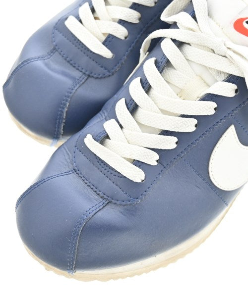 NIKE รองเท้าผ้าใบ