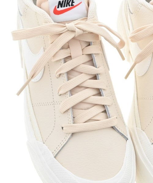 NIKE รองเท้าผ้าใบ