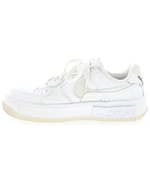 NIKE รองเท้าผ้าใบ
