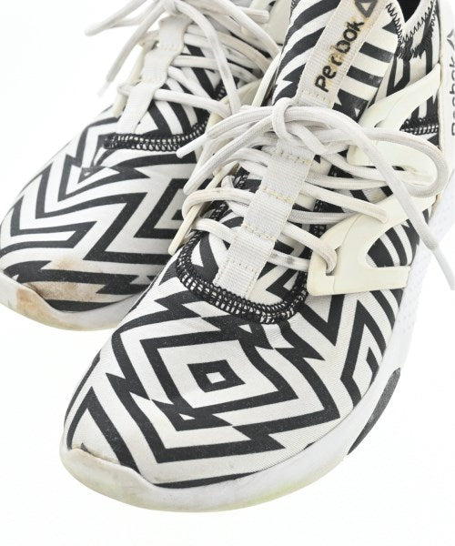 Reebok รองเท้าผ้าใบ