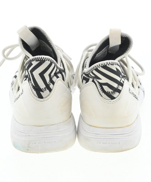 Reebok รองเท้าผ้าใบ