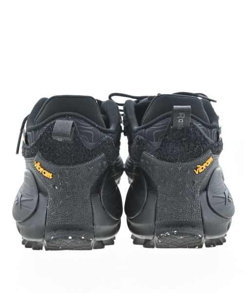 Reebok รองเท้าผ้าใบ