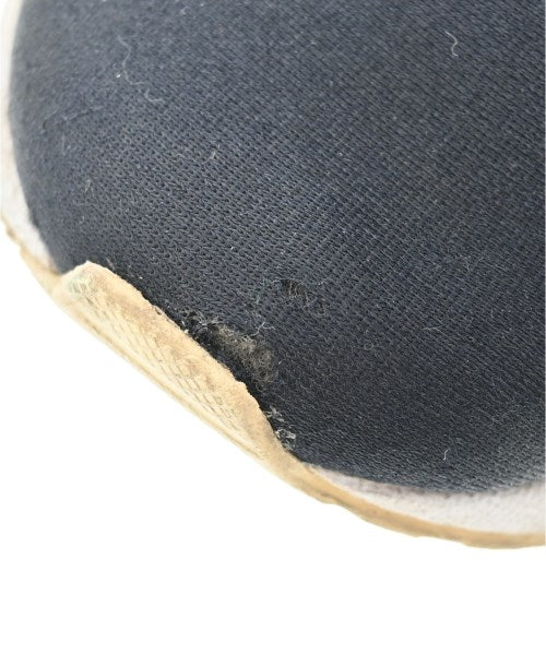 PUMA รองเท้าผ้าใบ