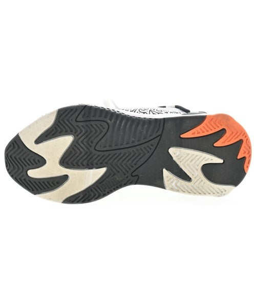 PUMA รองเท้าผ้าใบ