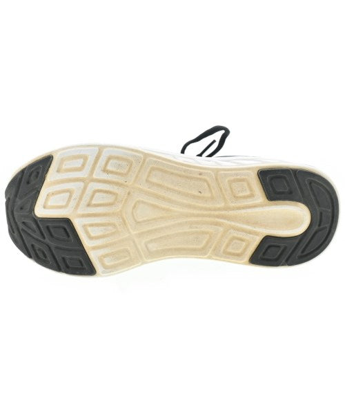 PUMA รองเท้าผ้าใบ