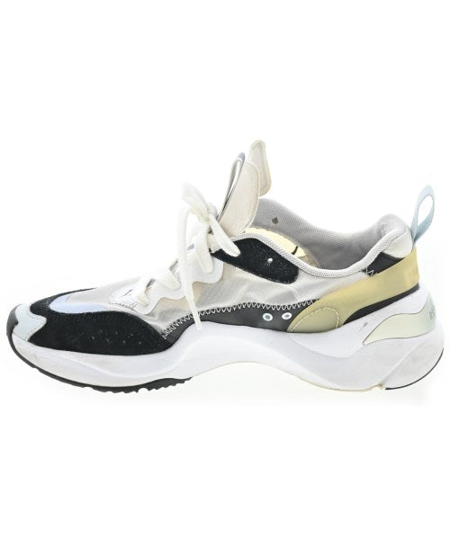 PUMA รองเท้าผ้าใบ