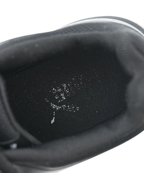 PUMA รองเท้าผ้าใบ