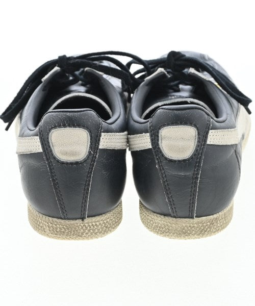 PUMA รองเท้าผ้าใบ