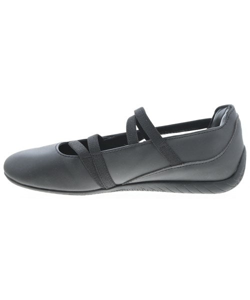 PUMA รองเท้าผ้าใบ
