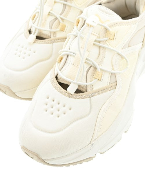 PUMA รองเท้าผ้าใบ