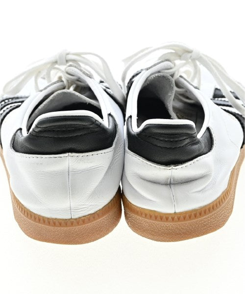 adidas รองเท้าผ้าใบ