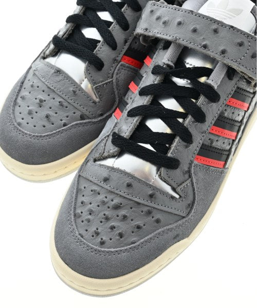adidas รองเท้าผ้าใบ