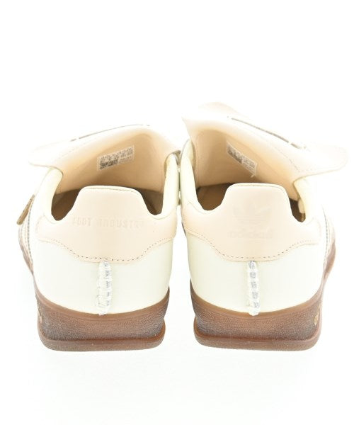 adidas รองเท้าผ้าใบ