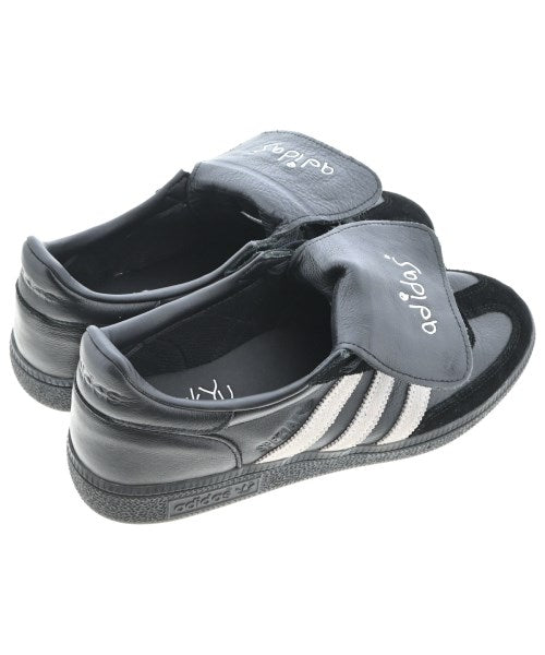 adidas รองเท้าผ้าใบ