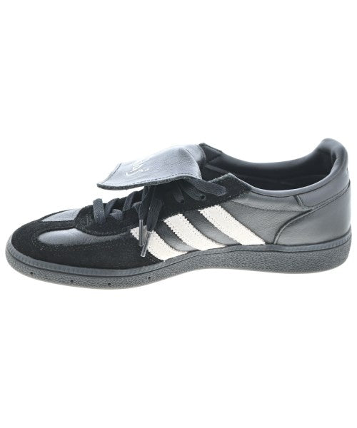adidas รองเท้าผ้าใบ