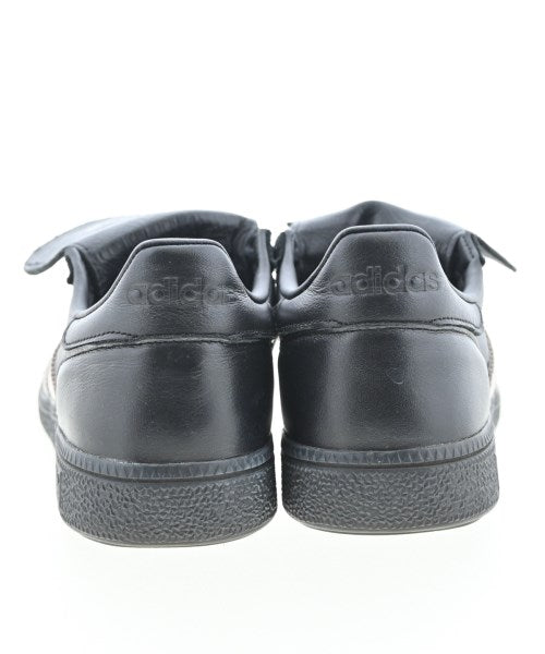 adidas รองเท้าผ้าใบ
