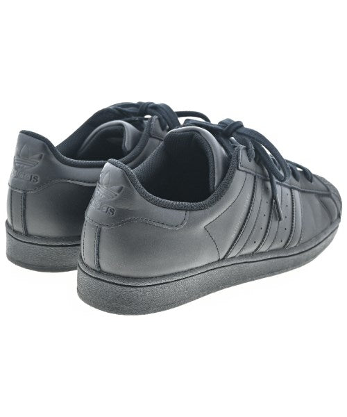adidas รองเท้าผ้าใบ