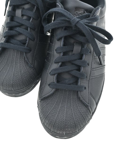 adidas รองเท้าผ้าใบ