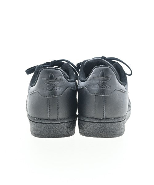 adidas รองเท้าผ้าใบ