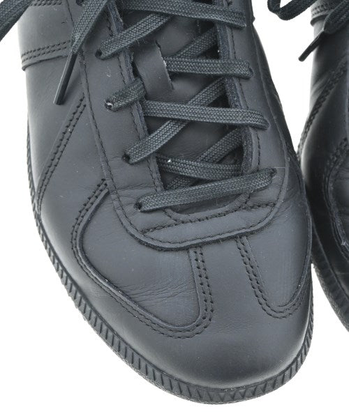 adidas รองเท้าผ้าใบ