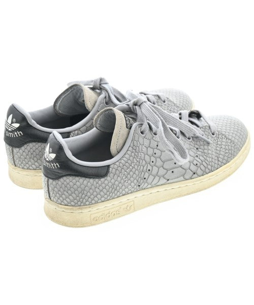 adidas รองเท้าผ้าใบ