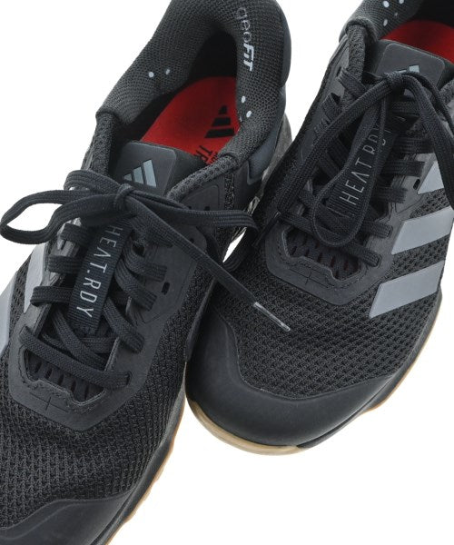 adidas รองเท้าผ้าใบ
