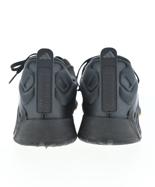adidas รองเท้าผ้าใบ
